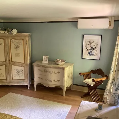 Bastide Armande Bed & Breakfast Dénat